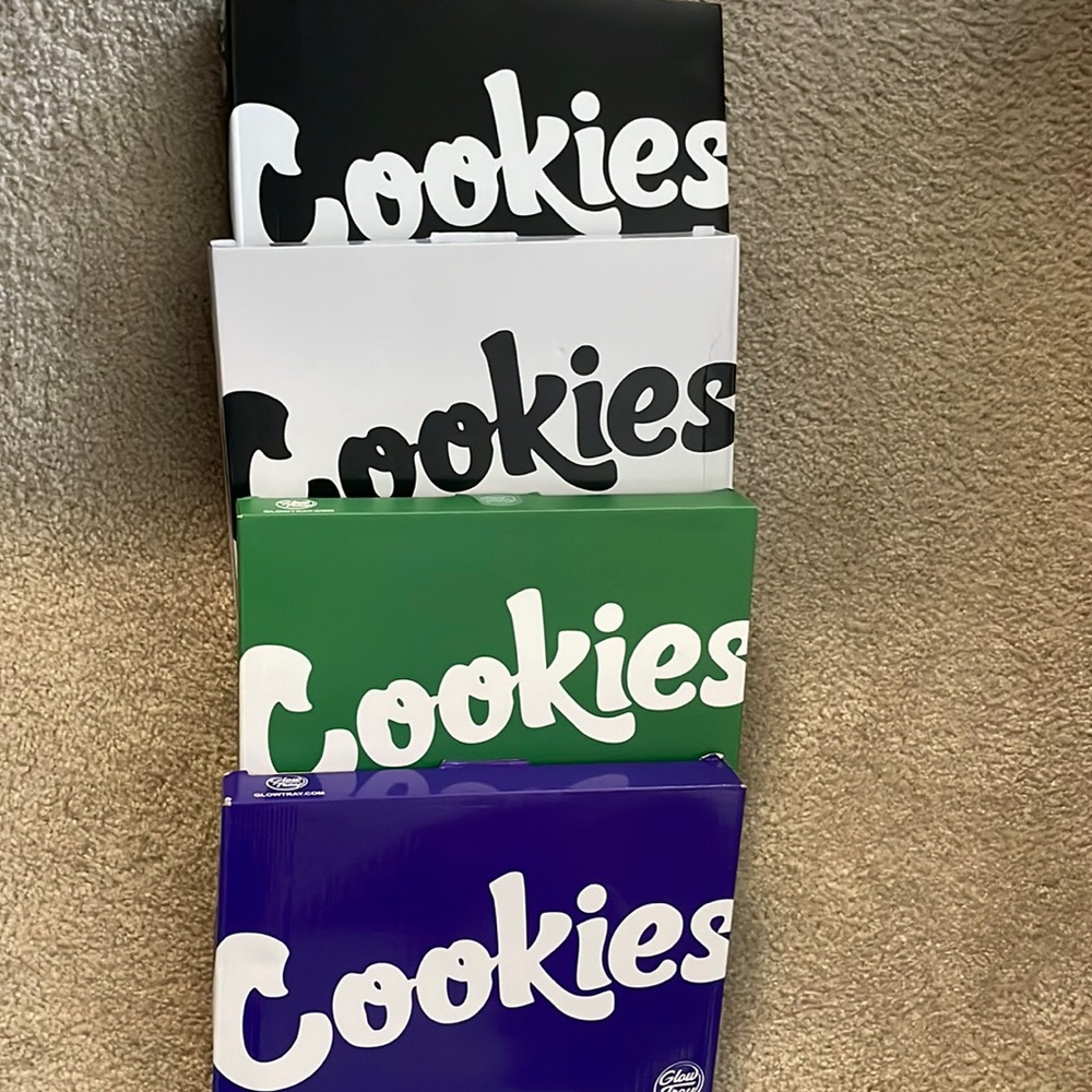 Cookies rolling trays